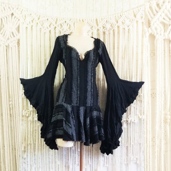 Tops - {euc} Witchy Gypsy Bell Sleeve Pagan Costume 🌙